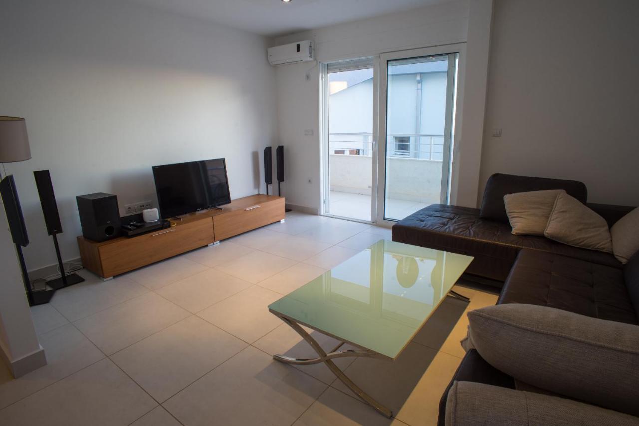 Becici Three-Bedroom Penthouse Apartment With Jacuzzi מראה חיצוני תמונה